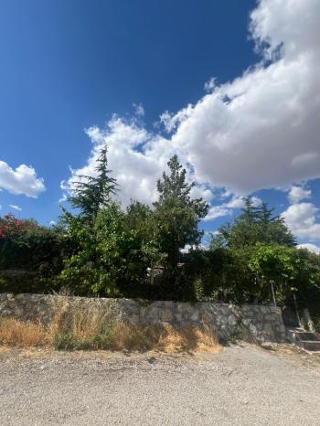 GÜVENAY - İÇERİDERE BAĞLARINA GELMEDEN 287 M² ARSA + BAĞ