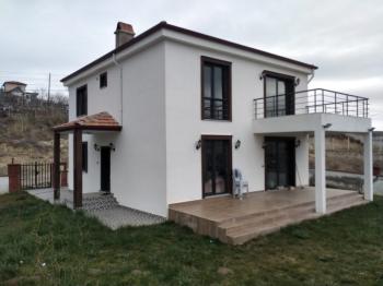 Güvenay - Çorum Osmancık Yolu Üzeri 7.KM Satılık Villa 