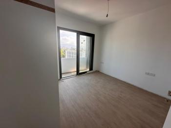 LEFKOŞA YENİŞEHİR BÖLGESİNDE YENİ SIFIR SATILIK 2 + 1 LÜX PENTHOUSE