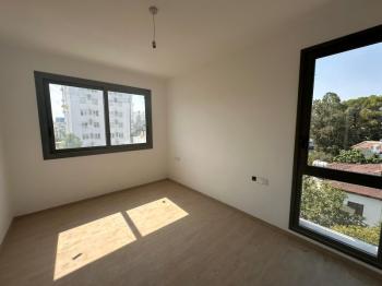 LEFKOŞA YENİŞEHİR BÖLGESİNDE YENİ SIFIR SATILIK 2 + 1 LÜX PENTHOUSE