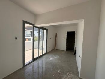 LEFKOŞA YENİŞEHİR BÖLGESİNDE YENİ SIFIR SATILIK 2 + 1 LÜX PENTHOUSE