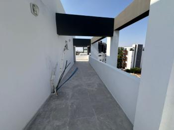 LEFKOŞA YENİŞEHİR BÖLGESİNDE YENİ SIFIR SATILIK 2 + 1 LÜX PENTHOUSE