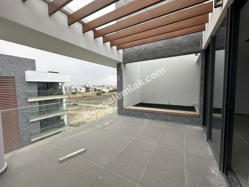 LEFKOŞA METEHAN SATILIK 2+1 YENİ SIFIR 167 M2 PENTHOUSE