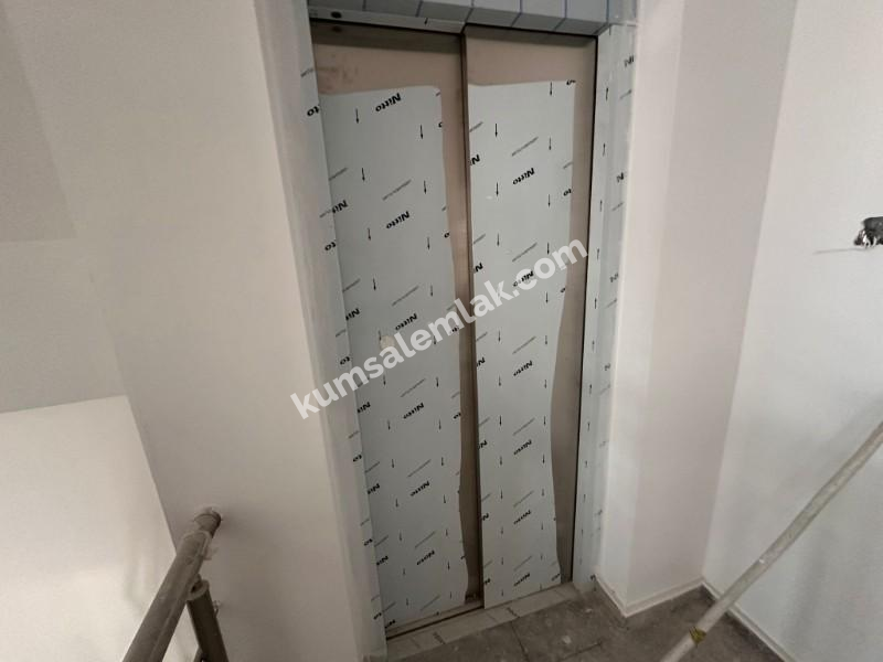 LEFKOŞA YENİŞEHİR BÖLGESİNDE YENİ SIFIR SATILIK 2 + 1 LÜX PENTHOUSE