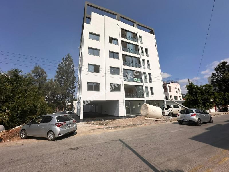 LEFKOŞA YENİŞEHİR BÖLGESİNDE YENİ SIFIR SATILIK 2 + 1 LÜX PENTHOUSE