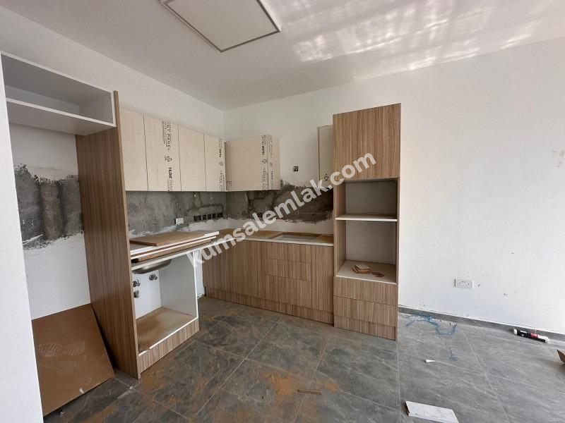 LEFKOŞA YENİŞEHİR BÖLGESİNDE YENİ SIFIR SATILIK 2 + 1 LÜX PENTHOUSE