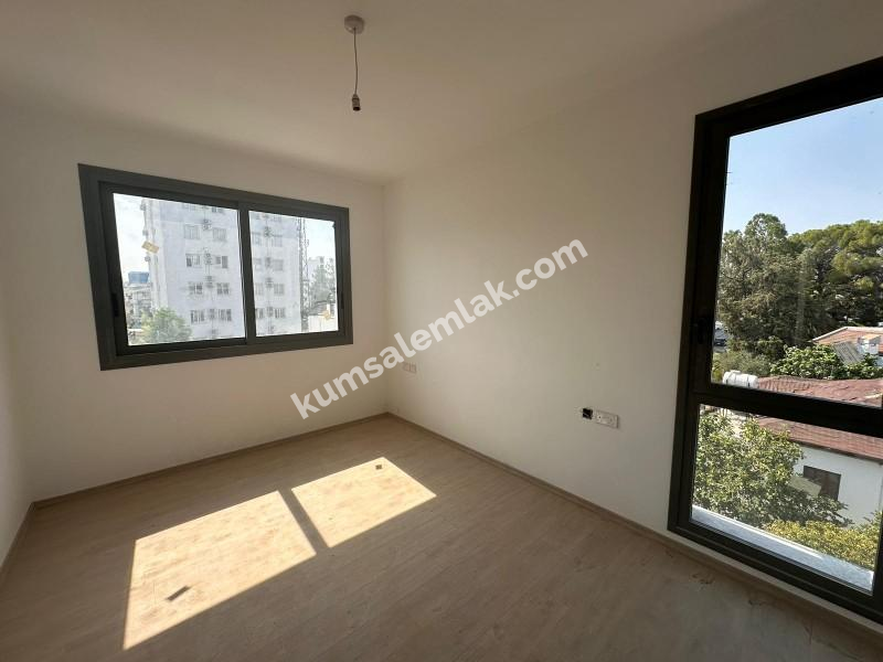 LEFKOŞA YENİŞEHİR BÖLGESİNDE YENİ SIFIR SATILIK 2 + 1 LÜX PENTHOUSE