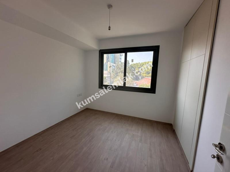 LEFKOŞA YENİŞEHİR BÖLGESİNDE YENİ SIFIR SATILIK 2 + 1 LÜX PENTHOUSE