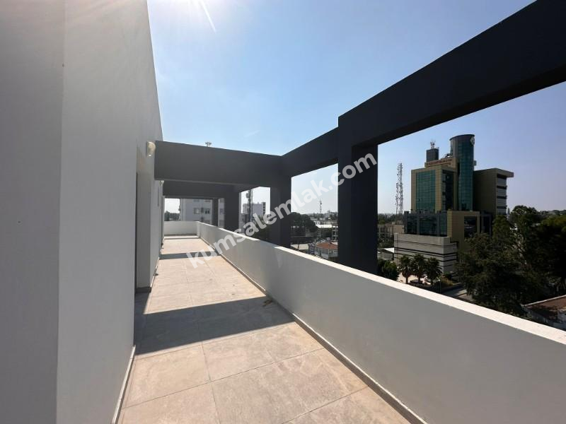 LEFKOŞA YENİŞEHİR BÖLGESİNDE YENİ SIFIR SATILIK 2 + 1 LÜX PENTHOUSE