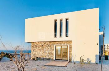 Kıbrıs Girne Esentepe De Denize Sıfır Full Deniz Manzaralı Muhteşem 3+1 Villalar