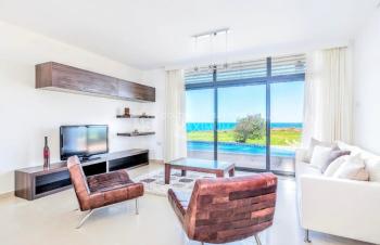  Kıbrıs Girne Esentepe De Denize Sıfır Full Deniz Manzaralı Muhteşem 3+1 Villalar