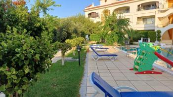 Lapta bölgesinde, full deniz manzarali, çatı teraslı, kiralık lüks 2+1 Daire