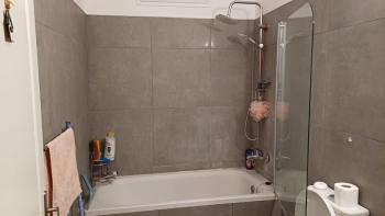 Lapta bölgesinde, full deniz manzarali, çatı teraslı, kiralık lüks 2+1 Daire
