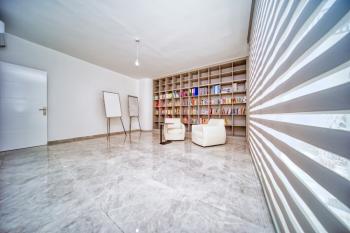 Girne Bellapais Bölgesinde, Türk Malı, Triplex, 5+2, Yüzme Havuzlu Satılık Lüks Villa