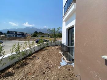 Girne Alsancak Bölgesinde Deniz Manzaralı 2+1 Bahçeli Daire!