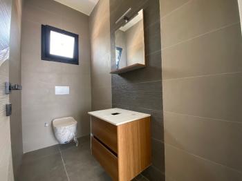 Girne Alsancak Bölgesinde 2+1 Demiz ve Dağ Manzaralı, Özel Çatı Teraslı Penthouse!