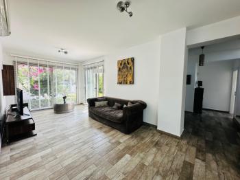 Girne Alsancak'ta 4+1, Modern Tasarım, Geniş Bahçeli Satılık Villa