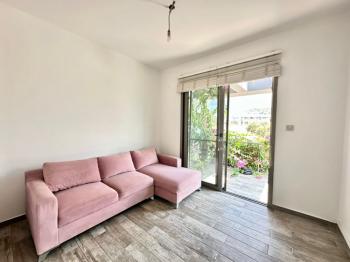 Girne Alsancak'ta 4+1, Modern Tasarım, Geniş Bahçeli Satılık Villa