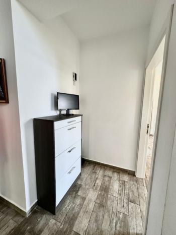 Girne Alsancak'ta 4+1, Modern Tasarım, Geniş Bahçeli Satılık Villa