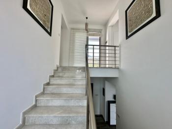 Girne Alsancak'ta 4+1, Modern Tasarım, Geniş Bahçeli Satılık Villa