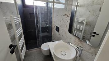 Zeytinlik bölgesinde, Muhteşem Dağ manzarali,  Bahçeli kiralık lüks 3+1 Vill