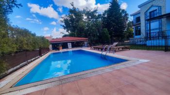 Girne Bellapais Bölgesinde Özel Havuzlu ve Peyzajlı Kiralık 4+1 Villa