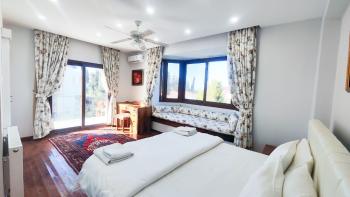 Girne Bellapais Bölgesinde Özel Havuzlu ve Peyzajlı Kiralık 4+1 Villa
