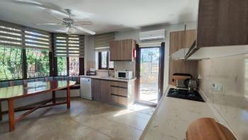 Girne Bellapais Bölgesinde Özel Havuzlu ve Peyzajlı Kiralık 4+1 Villa