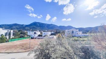 Girne Bellapais Bölgesinde Özel Havuzlu ve Peyzajlı Kiralık 4+1 Villa