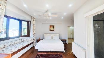 Girne Bellapais Bölgesinde Özel Havuzlu ve Peyzajlı Kiralık 4+1 Villa