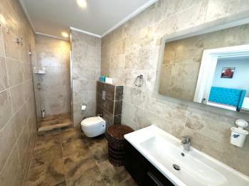Deniz Manzaralı 3+1 Lüks Daire, Yüzme Havuzlu Akacan Elegance Sitesi, Girne Merkez
