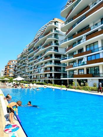 Deniz Manzaralı 3+1 Lüks Daire, Yüzme Havuzlu Akacan Elegance Sitesi, Girne Merkez