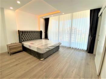Deniz Manzaralı 3+1 Lüks Daire, Yüzme Havuzlu Akacan Elegance Sitesi, Girne Merkez