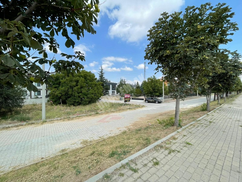 AFYON ÜÇOK EMLAKTAN ALİ İHSANPAŞA MAH DA SATILIK ARSA
