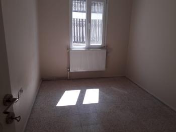 Antre Emlak'tan Satılık  Bahçelievler'de  2+1, Doğalgazlı Bakımlı Ara Kat Daire