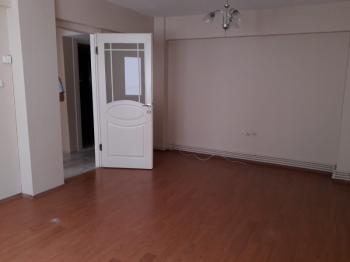 Antre Emlak'tan Satılık  Bahçelievler'de  2+1, Doğalgazlı Bakımlı Ara Kat Daire