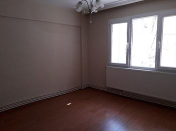 Antre Emlak'tan Satılık  Bahçelievler'de  2+1, Doğalgazlı Bakımlı Ara Kat Daire