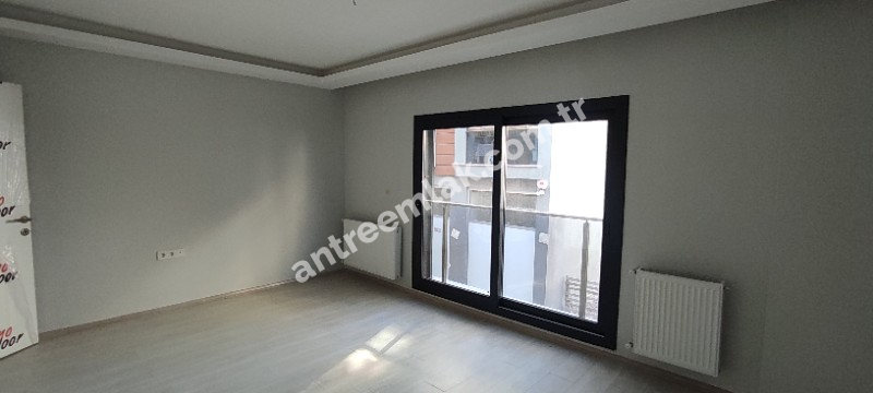 Antre Emlak'tan Satılık Bahçelievler'de Hastane Yanı Otoparklı Doğalgazlı 2+1, Arakat Yeni Daire