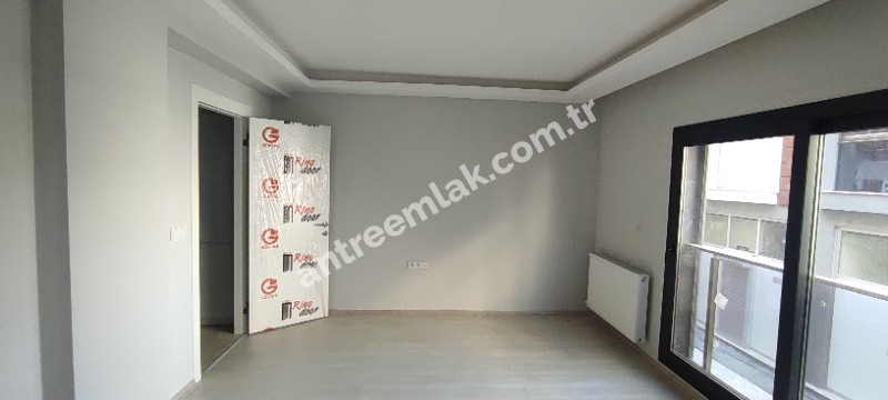 Antre Emlak'tan Satılık Bahçelievler'de Hastane Yanı Otoparklı Doğalgazlı 2+1, Arakat Yeni Daire