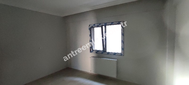 Antre Emlak'tan Satılık Bahçelievler'de Hastane Yanı Otoparklı Doğalgazlı 2+1, Arakat Yeni Daire