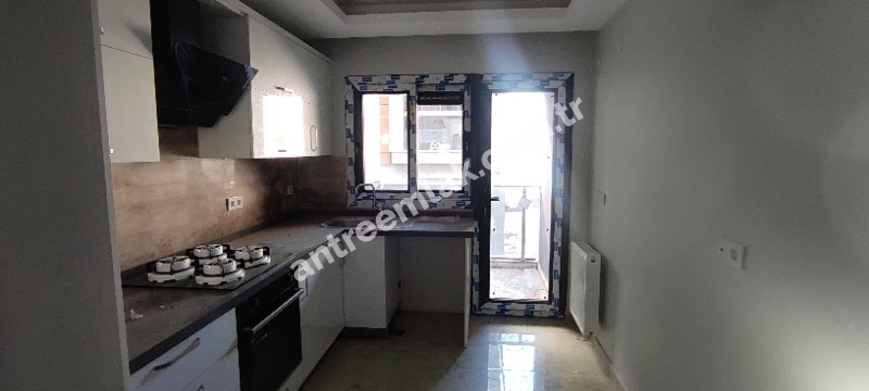 Antre Emlak'tan Satılık Bahçelievler'de Hastane Yanı Otoparklı Doğalgazlı 2+1, Arakat Yeni Daire