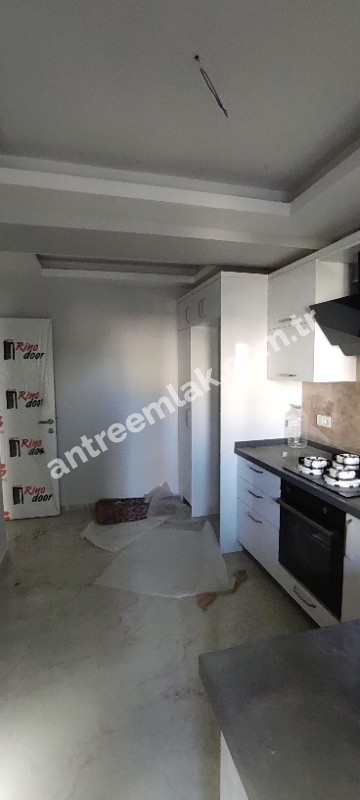 Antre Emlak'tan Satılık Bahçelievler'de Hastane Yanı Otoparklı Doğalgazlı 2+1, Arakat Yeni Daire