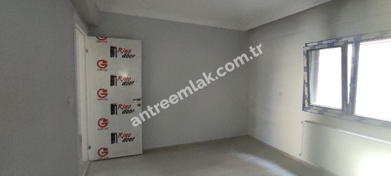 Antre Emlak'tan Satılık Bahçelievler'de Hastane Yanı Otoparklı Doğalgazlı 2+1, Arakat Yeni Daire