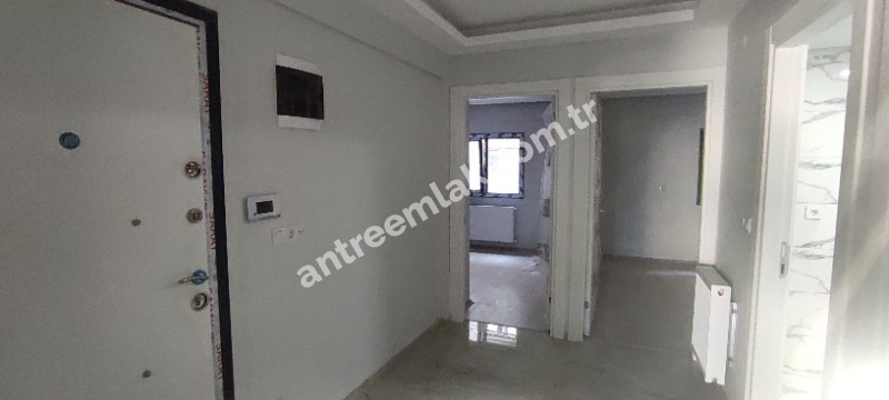 Antre Emlak'tan Satılık Bahçelievler'de Hastane Yanı Otoparklı Doğalgazlı 2+1, Arakat Yeni Daire