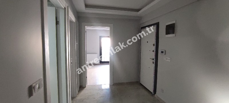 Antre Emlak'tan Satılık Bahçelievler'de Hastane Yanı Otoparklı Doğalgazlı 2+1, Arakat Yeni Daire