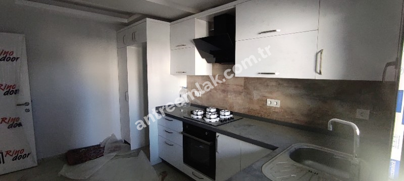 Antre Emlak'tan Satılık Bahçelievler'de Hastane Yanı Otoparklı Doğalgazlı 2+1, Arakat Yeni Daire