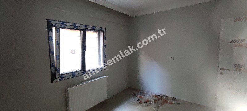 Antre Emlak'tan Satılık Bahçelievler'de Hastane Yanı Otoparklı Doğalgazlı 2+1, Arakat Yeni Daire