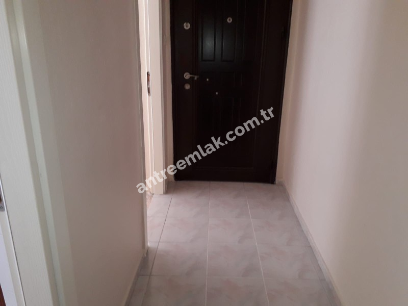 Antre Emlak'tan Satılık  Bahçelievler'de  2+1, Doğalgazlı Bakımlı Ara Kat Daire