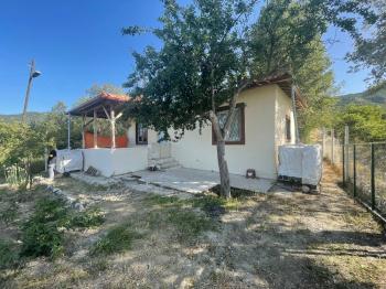 GÜVENAY - ÇORUM ÇEŞMEÖREN BOYRALI'DA ACİL SATILIK BAĞ EVİ 