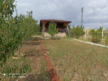 ACİL SATILIK ÇORUM HAMAMLIÇAY KÖY 850 M² EVİ OLAN SATILIK BAHÇE